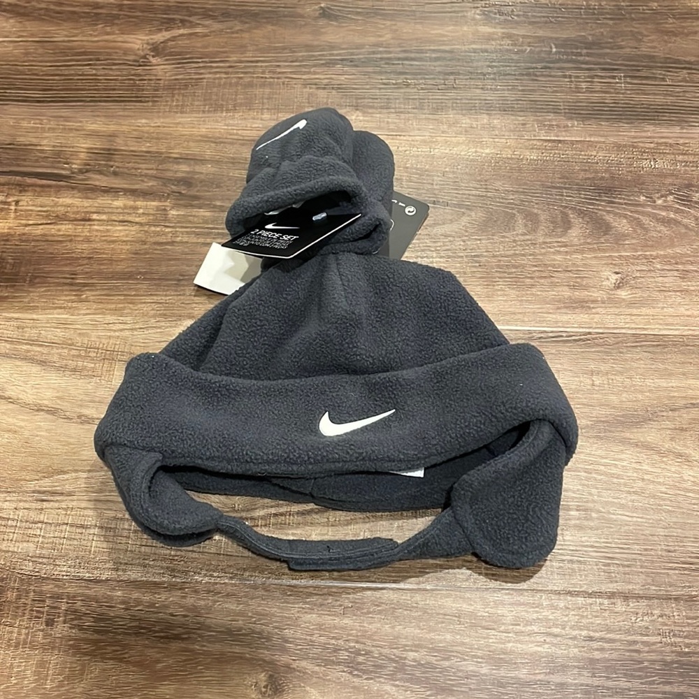 Nike Hat & Mitten set - infant